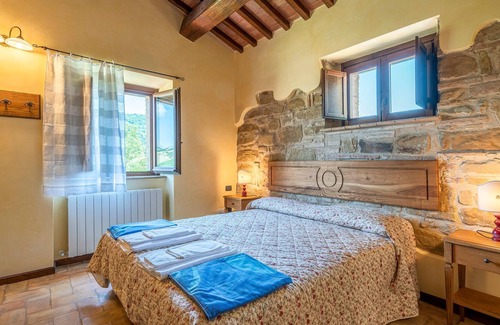 Camerino House | Authentic residence in the middle of nature with pool.