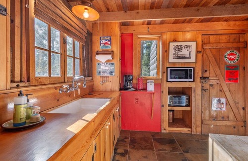 Tahoe City Cabin | Authentic & Stylish Cabin in Lake Tahoe by Sierra Getaways