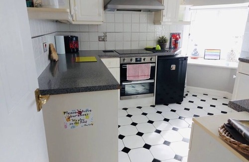 New Forest District Apartment | “Autumn Memories Await at Trinny’s cozy Apartment!”