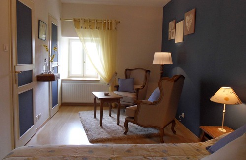 Ronno House | Aux 3 Sapins