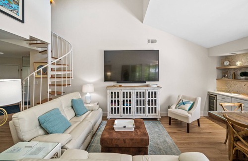 Miramar Beach Cottage | AVAIL JAN FEB 2026-contact owner! Beach, pools, tennis, pickleball, hot tub!