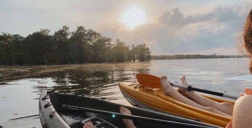 Oil City House | Avail This Weekend, Romantic, Kayaks!