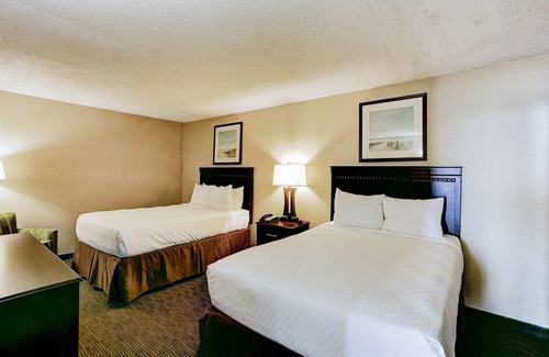 Northeast Virginia Beach Resort | Available Aug 23-30