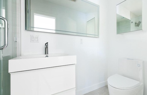 Middletown House | Avalon 2 Unit Buyout I III AvantStay Mins to GaslampBeautiful Deck w BBQ