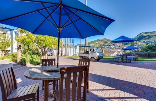 Avalon Apartment | Avalon's Charm – Spacious Room Near the Beach, Perfect Travel Destination!
