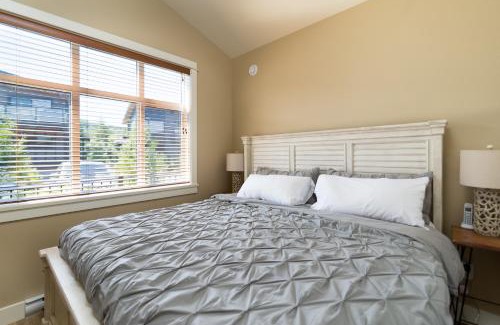 Port Renfrew House | Avatar by Eagle Reach Properties