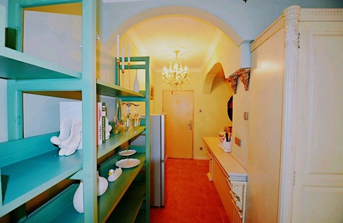 Futian Apartment | Avatar Green Queen Round Bed High Rise View Futian