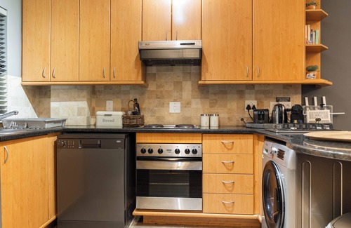 Stellenbosch Central Apartment | Avemore Jan Cats no 2- with backup power