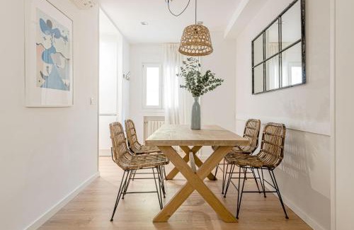 Camorritos Apartment | Avenida América - Cama King, AC, junto a la estación