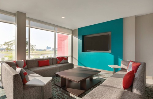 Fort Wayne Hotel | avid hotel Fort Wayne North by IHG