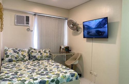 Bagong Lipunan Ng Crame Apartment | Avida Towers New Manila near Crame, Cubao and Greenhills