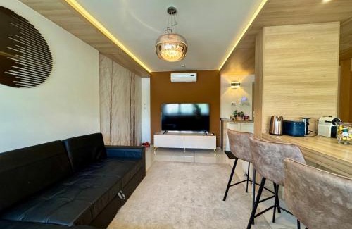 Nyiregyhaza Apartment | AVIRA Apartman with Free Private Garage
