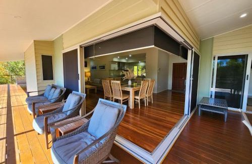 Kingfisher Bay House | Avoca Holiday House K'Gari