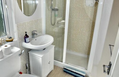 Weybourne House | Avocet Lodge - Weybourne - Crabpot Cottages