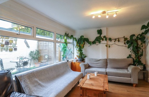 Clacton-on-Sea Cottage | AVONDALE, pet friendly, country holiday cottage in Clacton-On-Sea