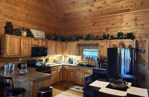 Seymour Cabin | Away From It All