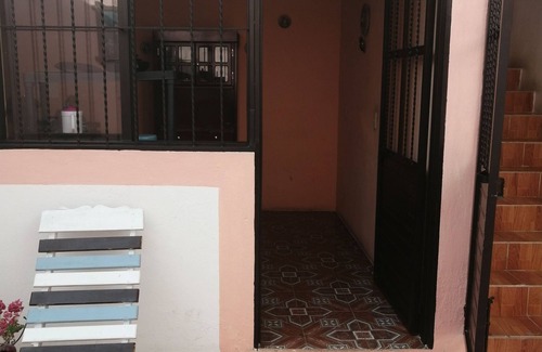 Del Cerrillo House | Awesome King Room In City Center