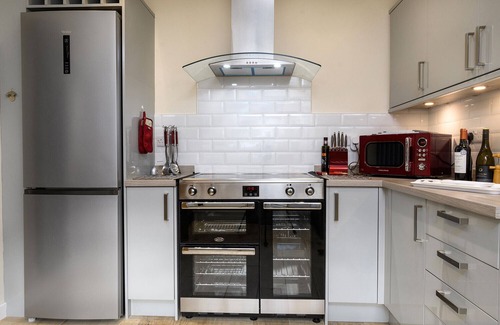 Beddgelert Cottage | Awel Y Grug - Four Bedroom Cottage, Sleeps 8