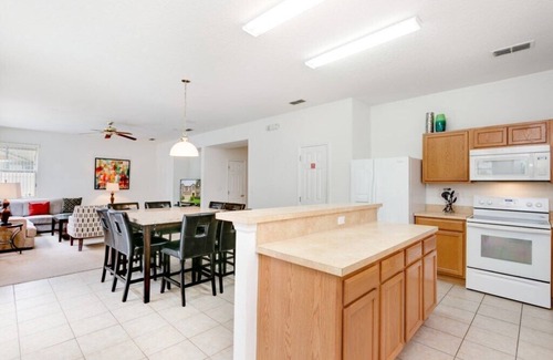 Legacy Park House | Awesome 3431 Sq Ft, 6 BR/4.5 BA, Pool + 6 man Spa, Disney 13 min, 450 Mbps WiFi6