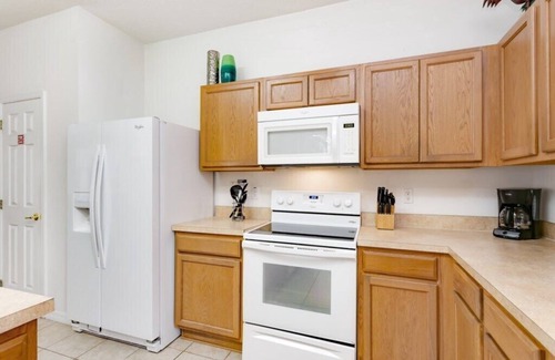 Legacy Park House | Awesome 3431 Sq Ft, 6 BR/4.5 BA, Pool + 6 man Spa, Disney 13 min, 450 Mbps WiFi6