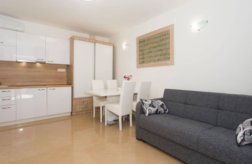 Omis Apartment | Awesome apartment in Podgrade