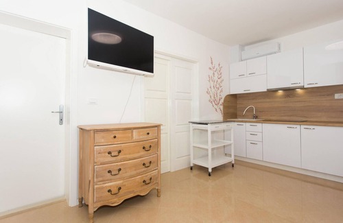 Omis Apartment | Awesome apartment in Podgrade