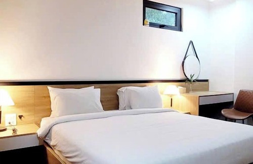 Hang Buom Hotel | Awesome Hanoi Hostel & Pub