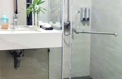 Hang Buom Hotel | Awesome Hanoi Hostel & Pub