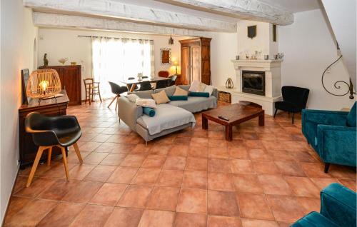 Chateauneuf-de-Gadagne House | Awesome Home In Chateuneuf De Gadagne