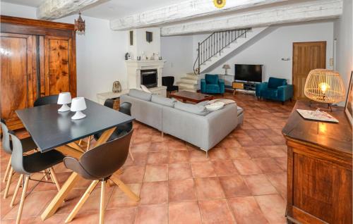 Chateauneuf-de-Gadagne House | Awesome Home In Chateuneuf De Gadagne