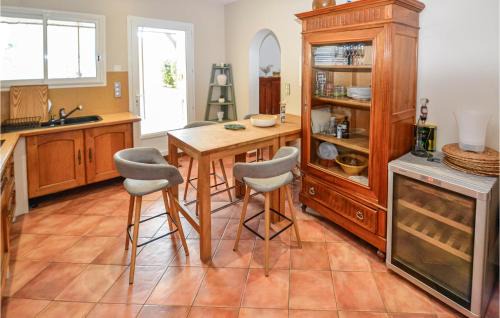 Chateauneuf-de-Gadagne House | Awesome Home In Chateuneuf De Gadagne