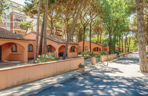 Lido di Spina House | Awesome home in Lido di Spina FE