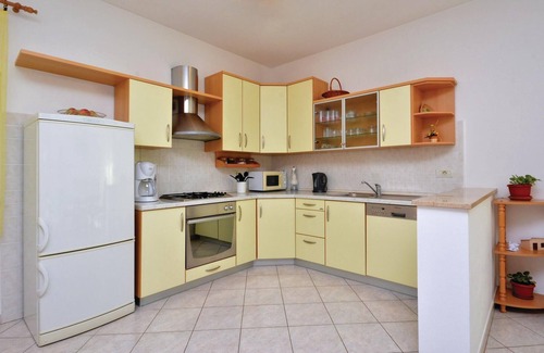 Dugopolje House | Awesome home in Dugopolje with sauna
