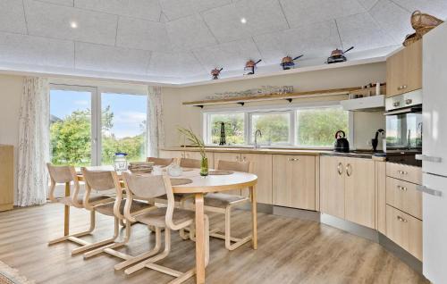 Frederikshavn House | Awesome Home In Frederikshavn With Wifi
