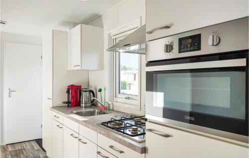 Giethoorn House | Awesome Home In Giethoorn With Wifi