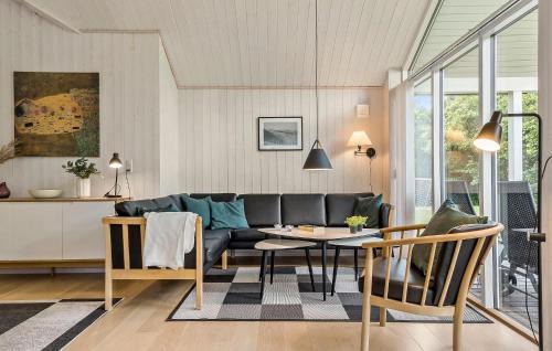 Fjellerup House | Awesome Home In Glesborg With Sauna