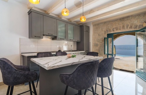 Jesenice House | Awesome home in Jesenice with kitchen