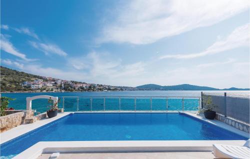 Dvornica House | Awesome Home In Kalebova Luka