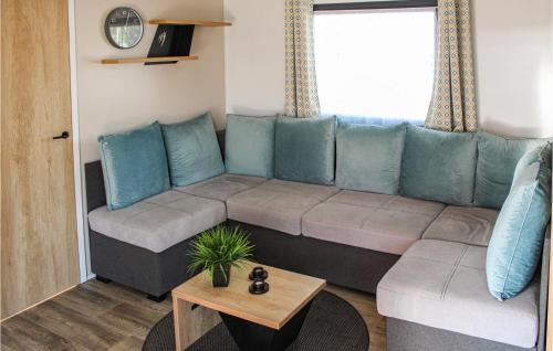 Lauwersoog House | Awesome Home In Lauwersoog With Kitchen