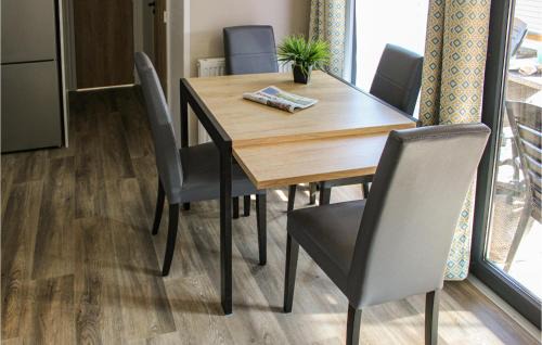 Lauwersoog House | Awesome Home In Lauwersoog With Kitchen