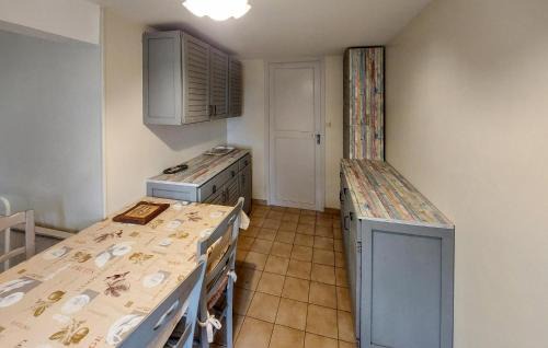 Montliard House | Awesome Home In Montliard With Wifi
