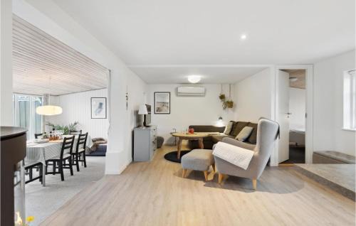 Hasmark Strand House | Awesome Home In Otterup With Wifi