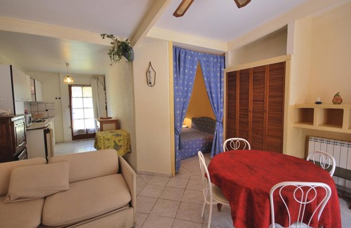 Salernes House | Awesome home in Salernes with kitchen