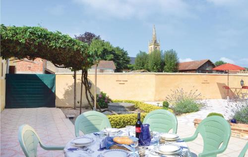 Saint-Pierre-d'Eyraud House | Awesome Home In St Pierre D'eyraud