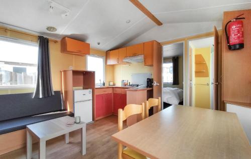 Stavenisse House | Awesome Home In Stavenisse With Kitchen