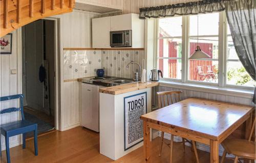 Mariestad Municipality House | Awesome Home In Torsö With Kitchen