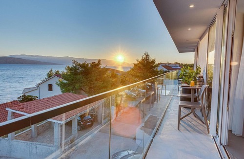 Cove Basina (Jelsa) House | Awesome home in Vrboska with sauna