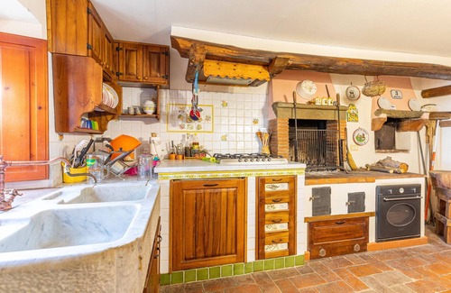 Saturnana House | Awesome home in Villa di Piteccio