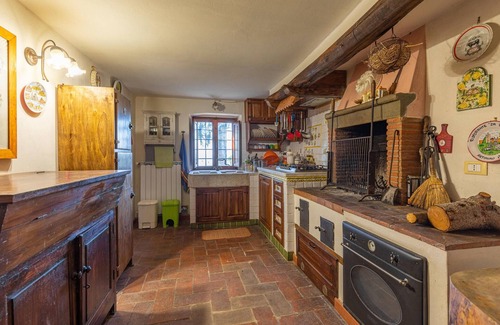 Saturnana House | Awesome home in Villa di Piteccio