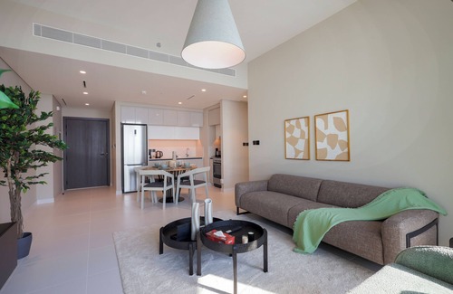 Madinat Zayed Apartment | Aya - Exquisite Beachfront 1BR Living in Palm Jumeirah